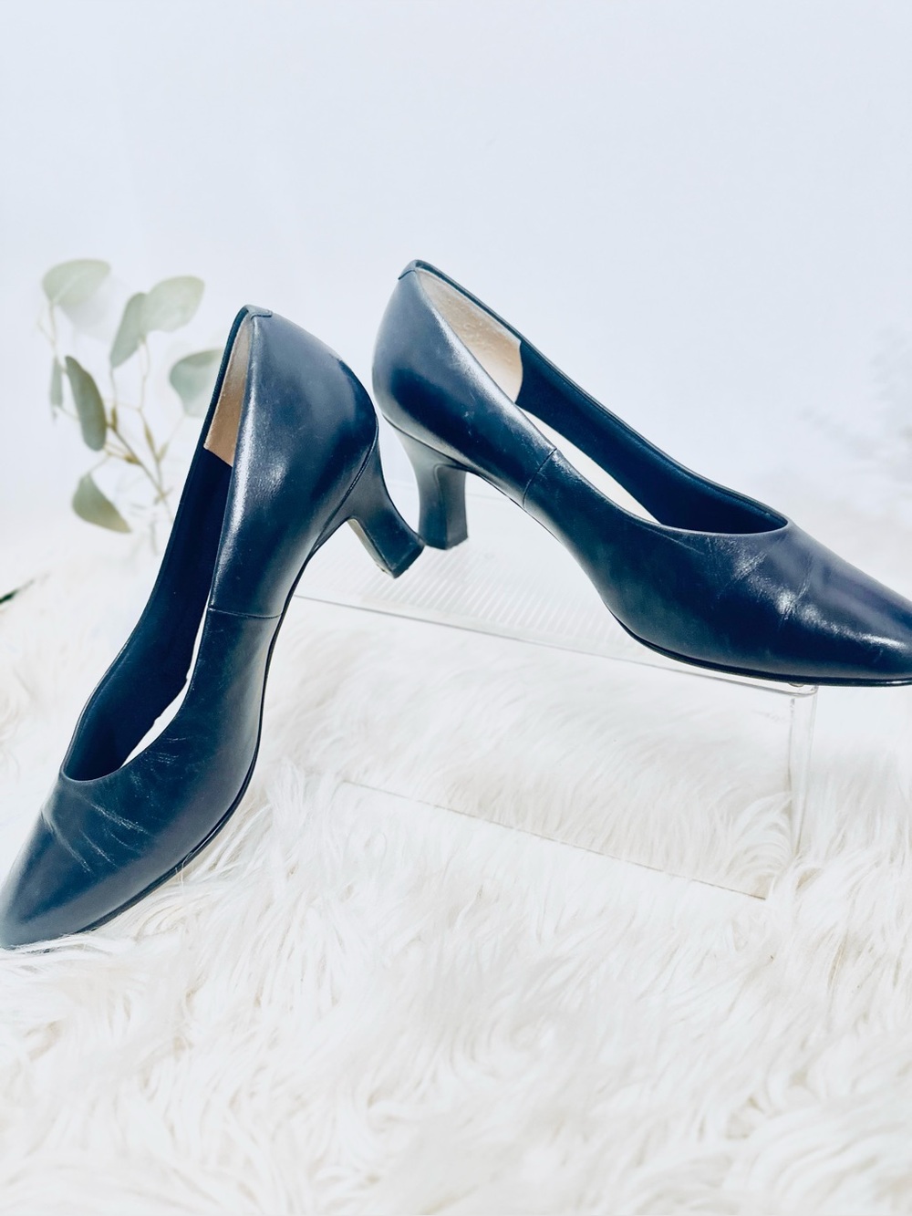 9.2.5 So Soft • Navy Blue -Butter Soft Leather - Mid Heel Comfort Pumps size 8w.